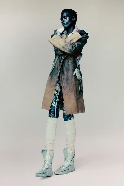 Look 16
